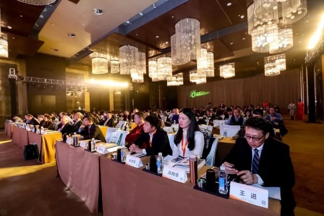 “2017中國好光伏”品牌榜——華為榮登居戶用、扶貧、領(lǐng)跑者和組串逆變器等多項榜單之首