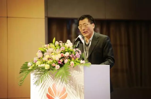 北京鑒衡認(rèn)證中心副主任紀(jì)振雙 北京鑒衡認(rèn)證中心副主任紀(jì)振雙